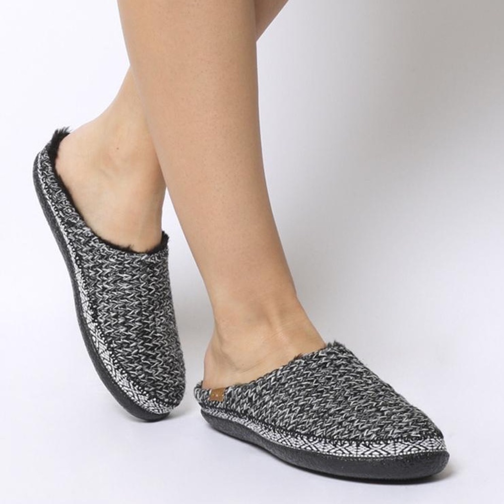 Toms Women’s Ivy Slippers Black and White Slip-On Shoes